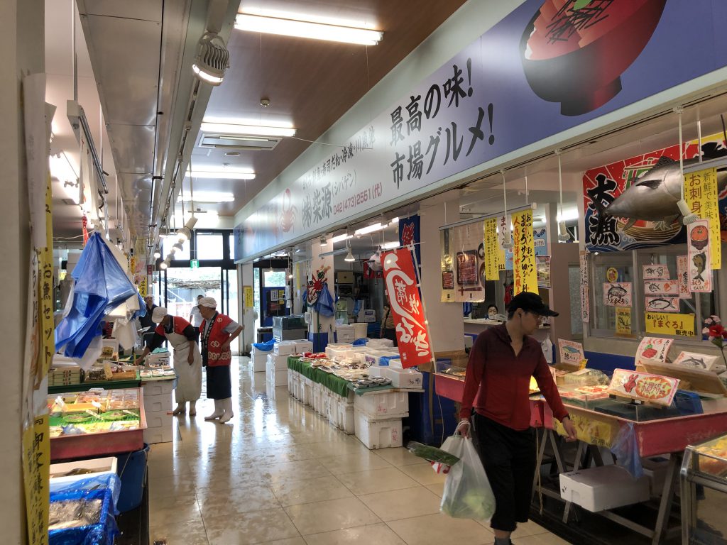 店舗紹介ー柴源ー マグロ 海鮮 寿司ネタ 冷凍 川魚など 東久留米卸売市場協同組合 公式